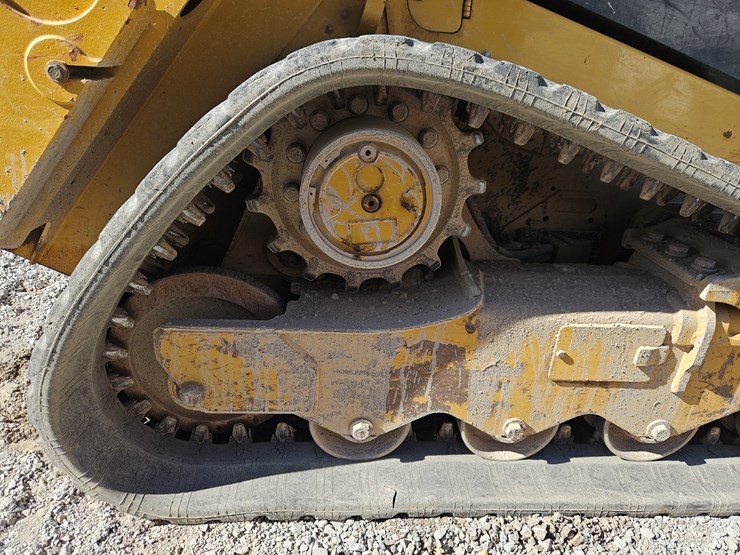 2021-caterpillar-259d3-image-16