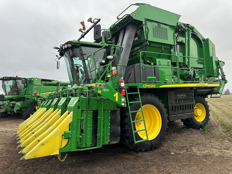 2021-john-deere-cp690-image-1