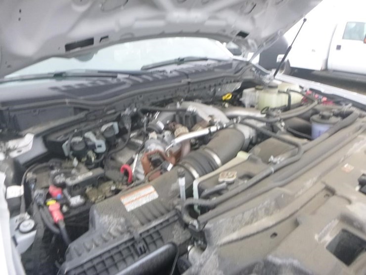 2022-ford-f550-image-23