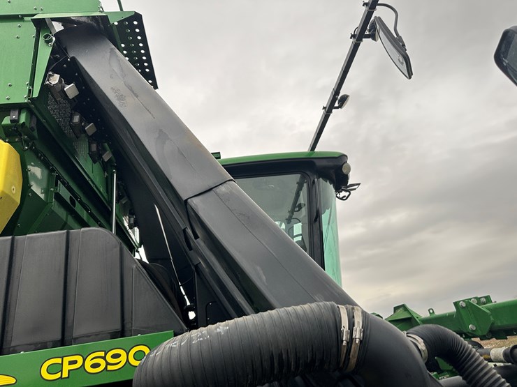 2021-john-deere-cp690-image-78