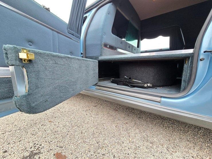 2004-cadillac-eagle-ultimate-hearse,-eagle-coachbuilders,-hearse-collector-special-image-47