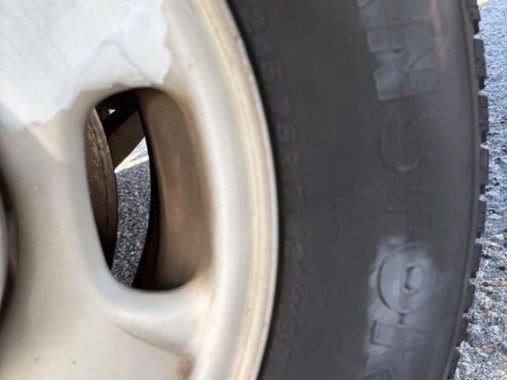 2011-chevrolet-2500-image-28