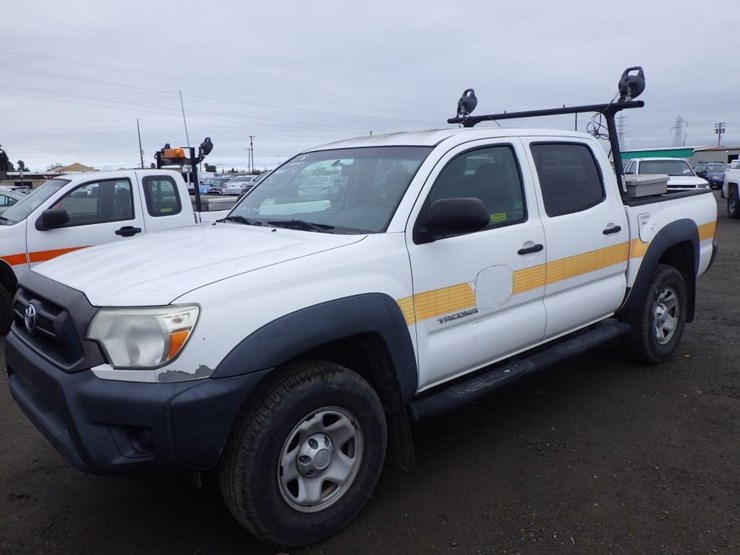 2013-toyota-tacoma-image-1