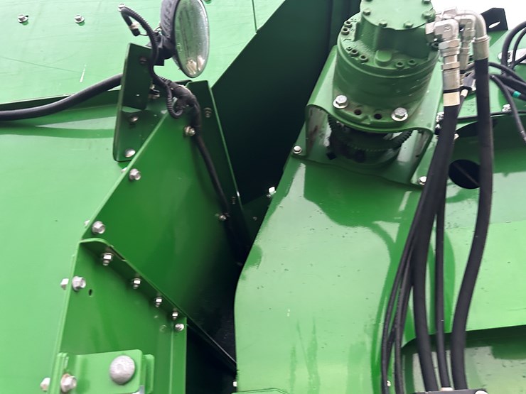 2021-john-deere-cp690-image-92