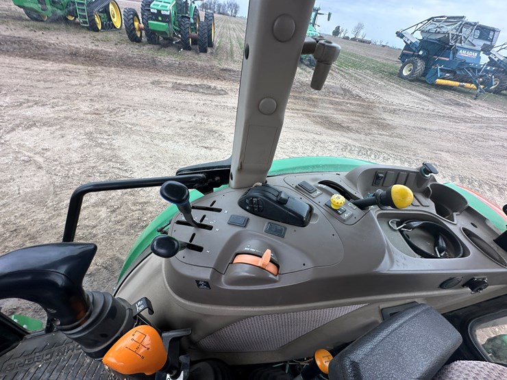 2014-john-deere-5075m-image-63