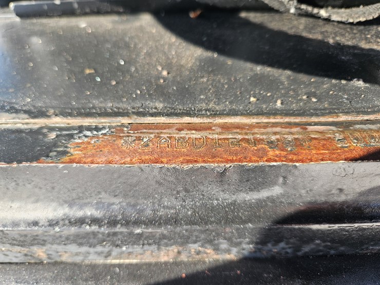 2010-new-holland-t6030-image-3