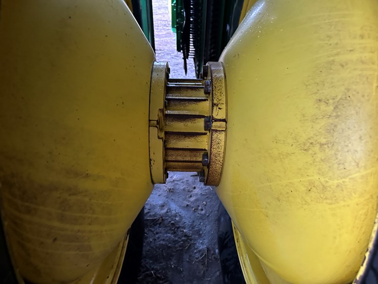 2021-john-deere-cp690-image-15