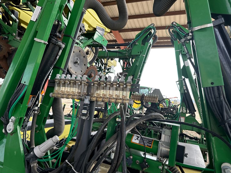 john-deere-1725-image-48