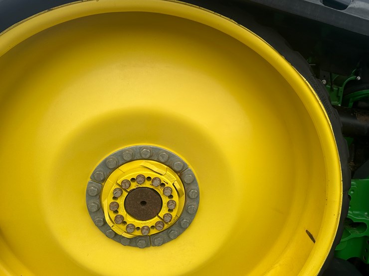 2021-john-deere-8rt-340-image-23