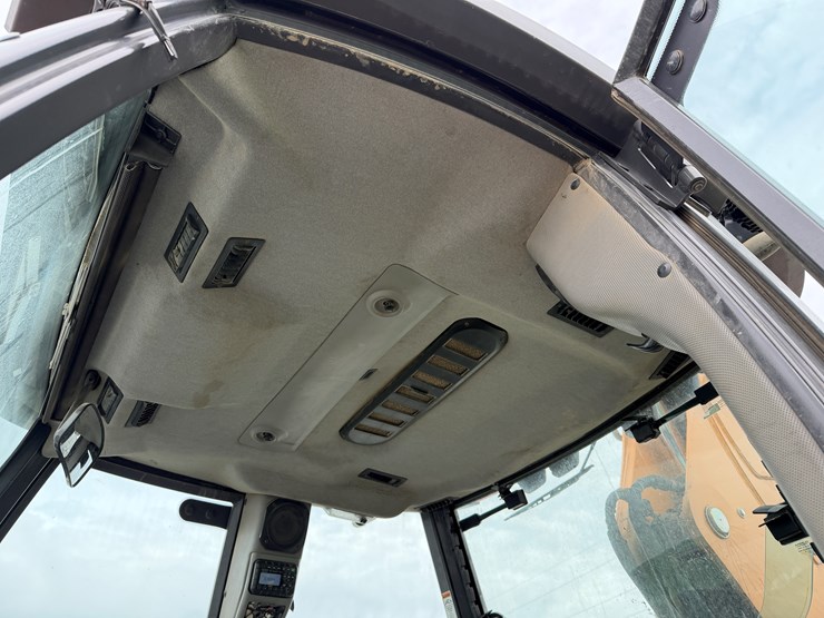 2022-case-580sn-image-7