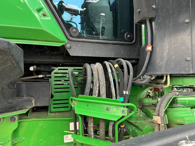 john-deere-412r-image-21