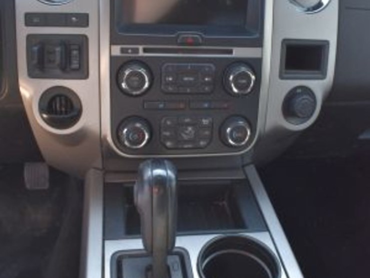 2017-ford-expedition-image-11