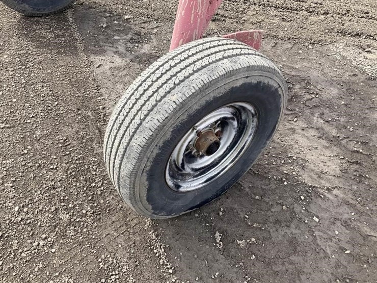 custom-28'-implement-carrier-image-14