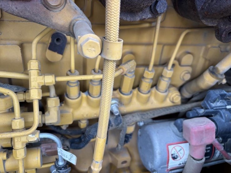 2017-deere-210l-image-38