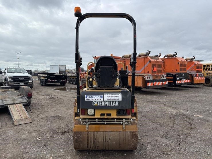 caterpillar-cb24-image-8