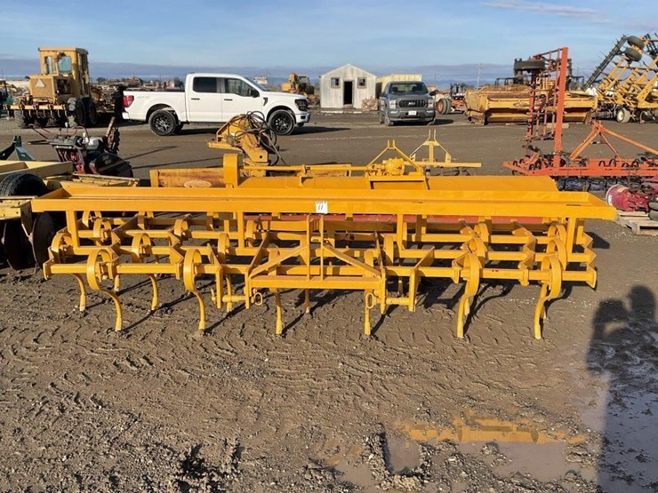 custom-12'-3-pt-springtooth-chisel-image-2