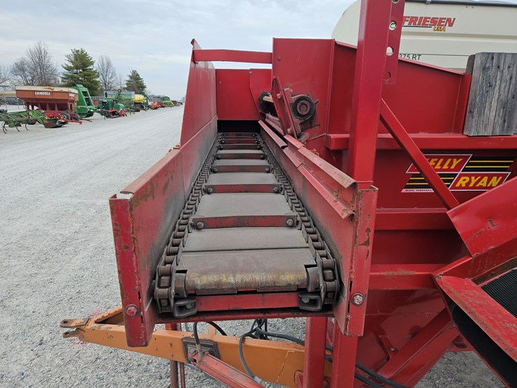 2005-kelly-ryan-5x14-image-3