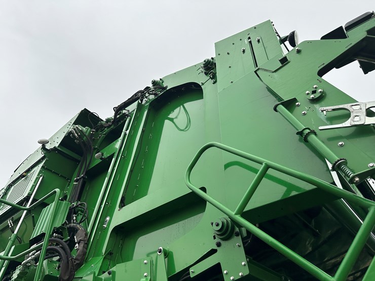 2021-john-deere-cp690-image-25