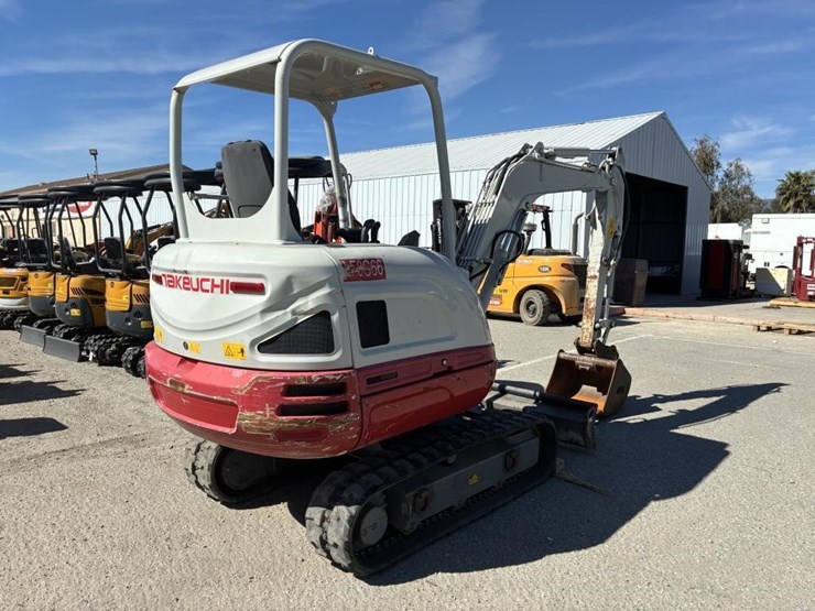 2021-takeuchi-tb230-image-3