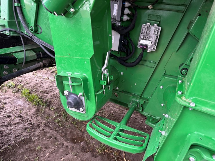 2020-john-deere-s780-image-89