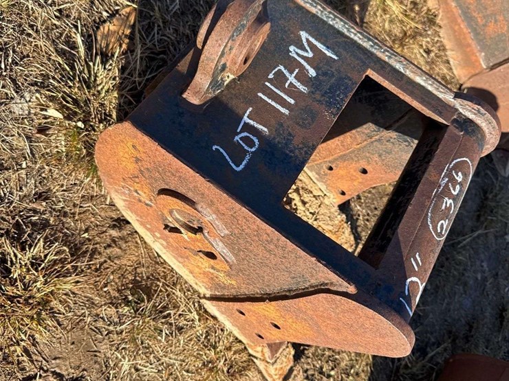 12in.-tooth-excavator-bucket-image-2