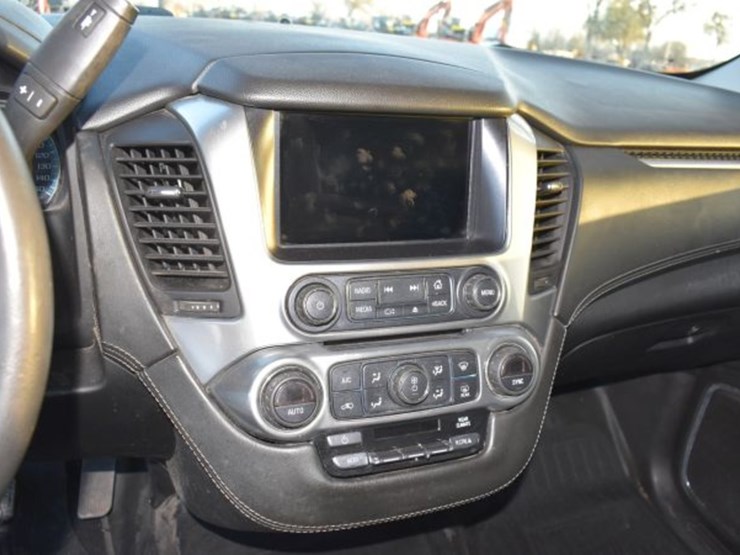 2018-chevrolet-tahoe-image-11