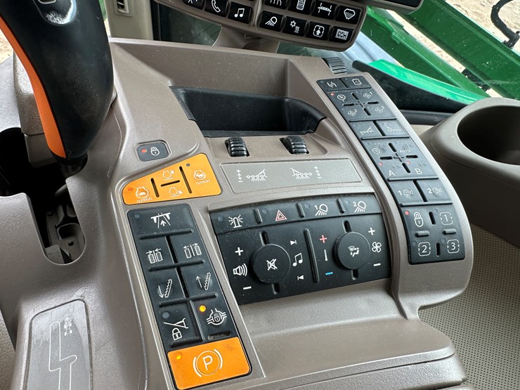 2021-john-deere-r4044-image-118