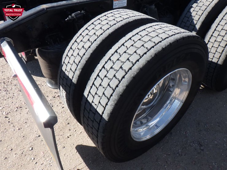 2022-freightliner-cascadia-116-image-6