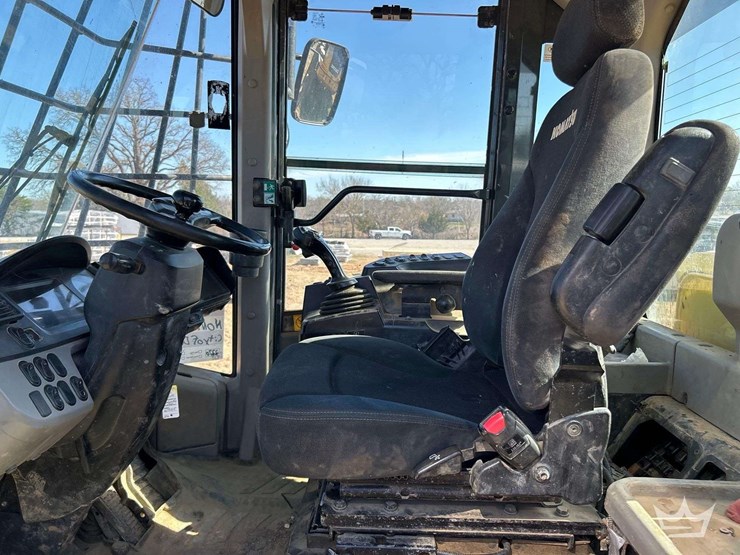 2019-komatsu-wa380-8-image-14