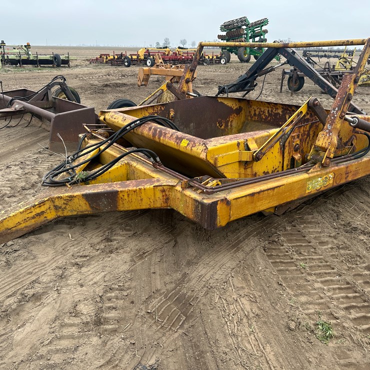 #40106 • Midland Manufacturing M64 Scraper