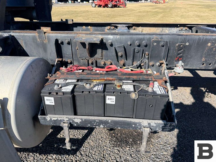 1995-freightliner-fld112-image-13