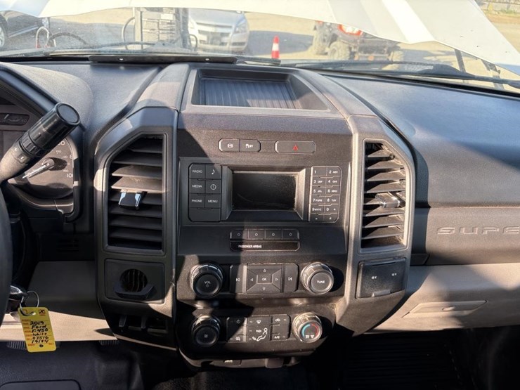 2019-ford-f450-image-16