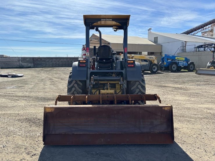 2017-deere-210lep-image-8