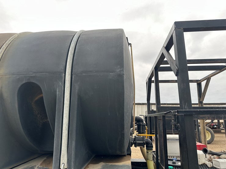 #38802-•-2022-kbh-40'-t/a-6000-gallon-nurse-trailer-vin:-1t9gn4022nc623368-image-47