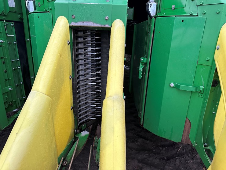 2021-john-deere-cp690-image-60