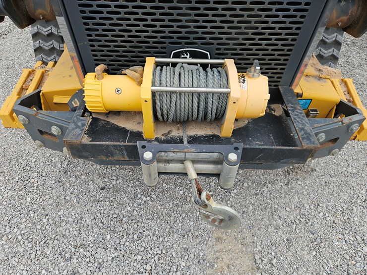 2022-deere-333g-image-21