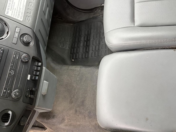 2011-ford-f450-image-16