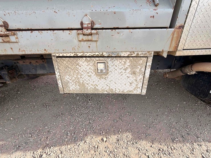 2001-tk-sterling-m5500-chassis-image-27