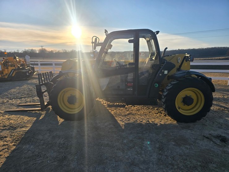 2009-caterpillar-th406-image-2