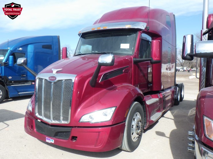 2023-peterbilt-579-image-1