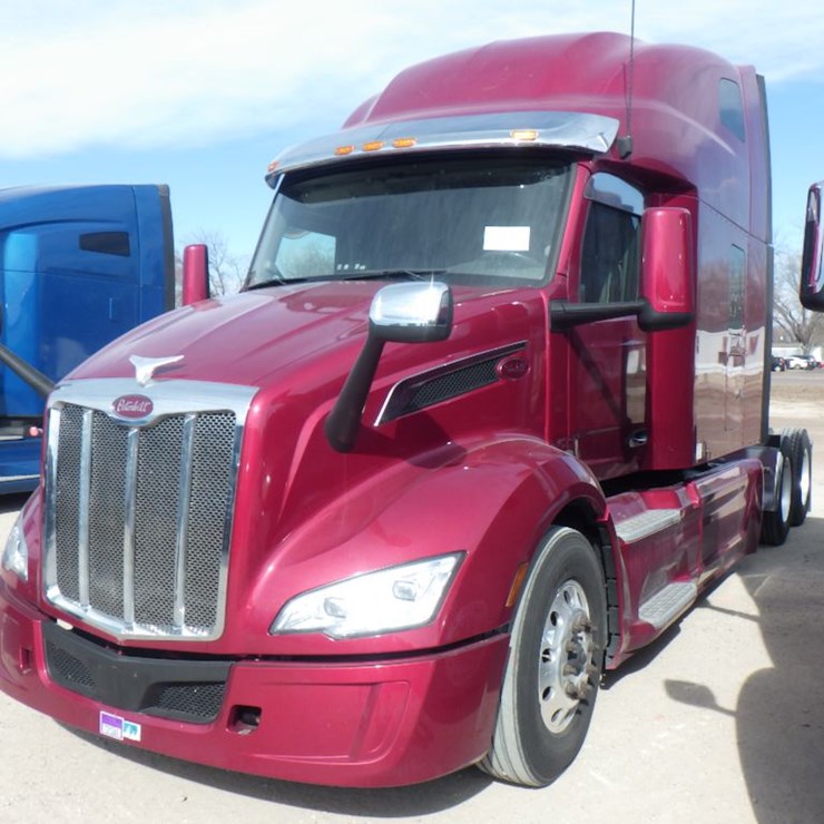 2023 PETERBILT 579