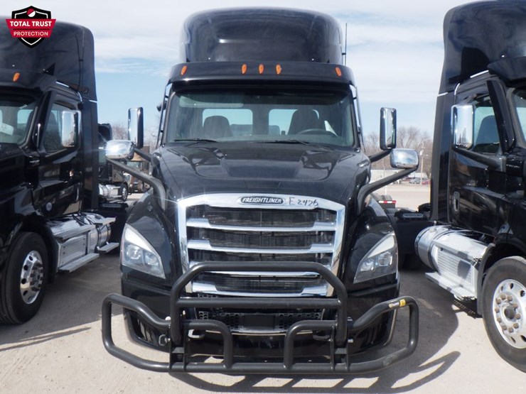 2022-freightliner-cascadia-116-image-2