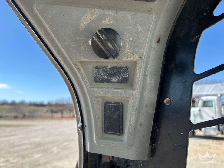 2023-caterpillar-259d3-image-13