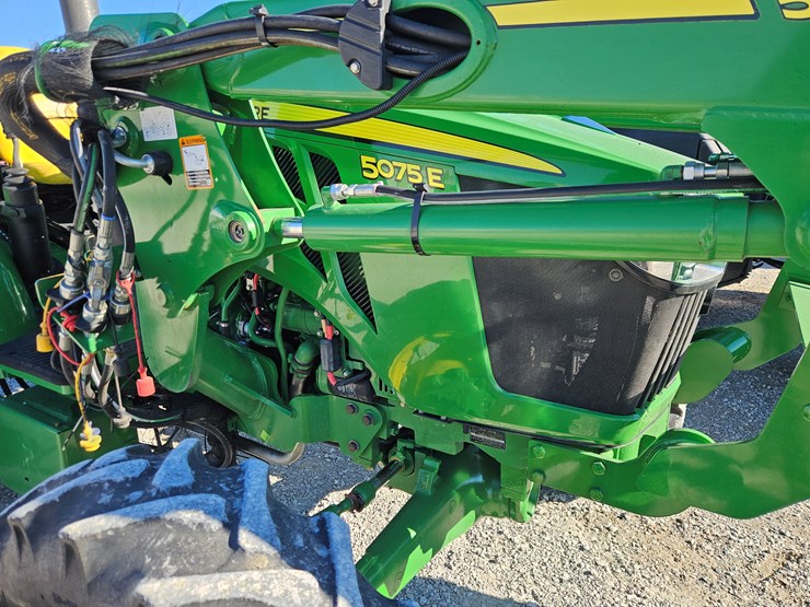 2018-john-deere-5075e-image-8