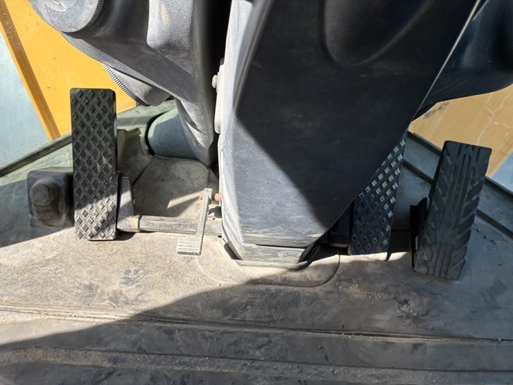 2018-deere-624-p-tier-image-20