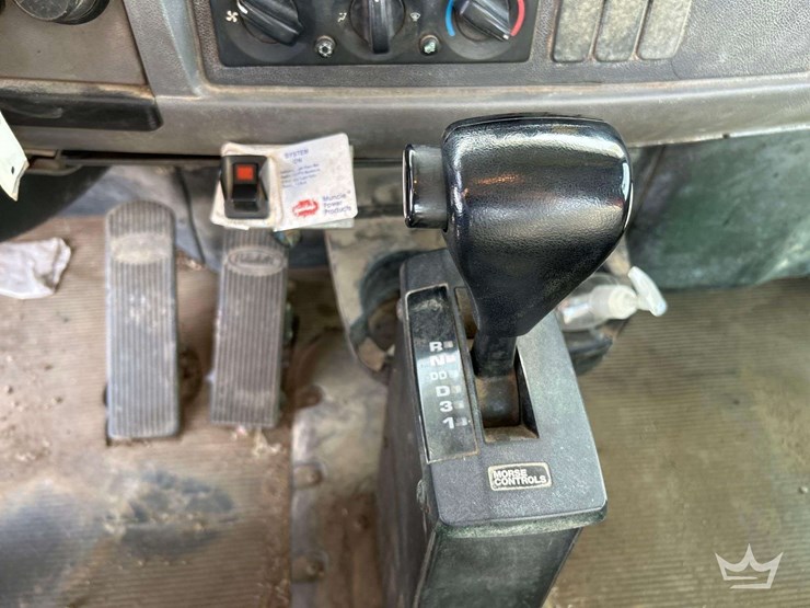 2012-peterbilt-337-image-20