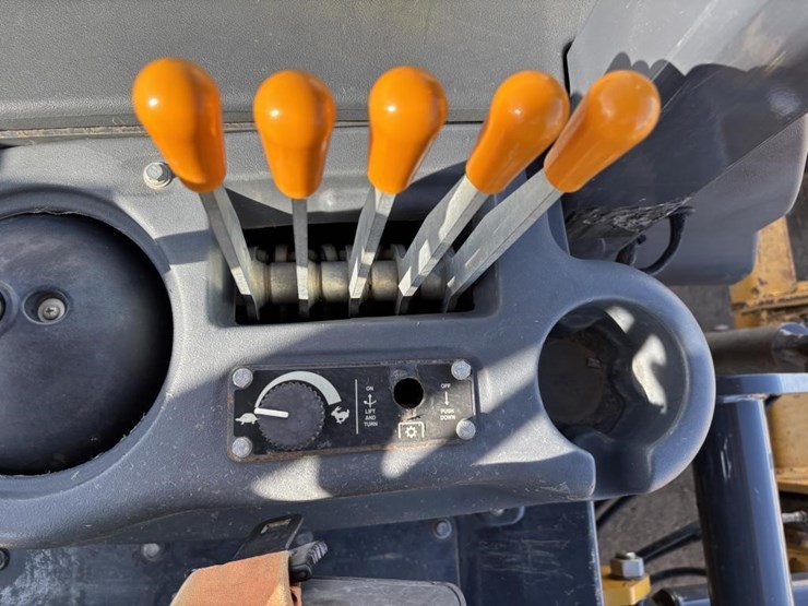 2018-deere-210lep-image-36