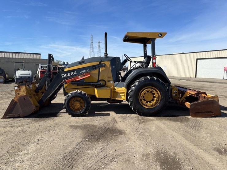 2017-deere-210lep-image-5