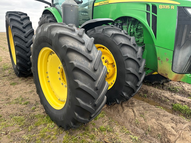 2012-john-deere-8335r-image-9