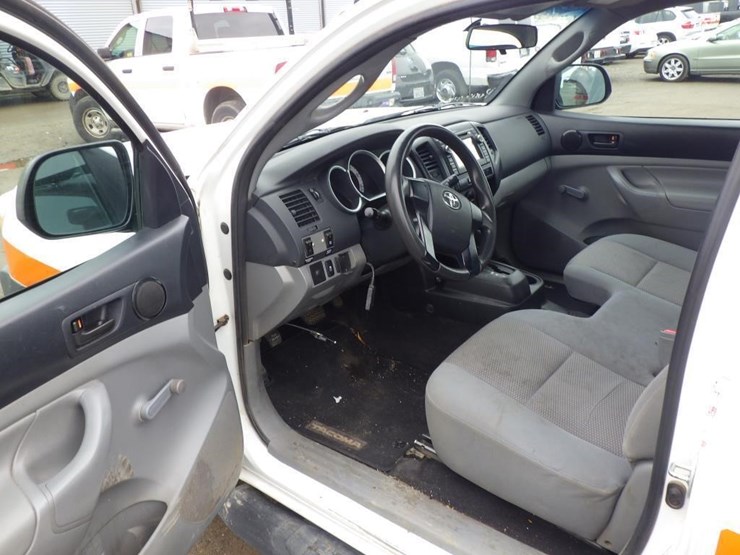 2013-toyota-tacoma-image-5